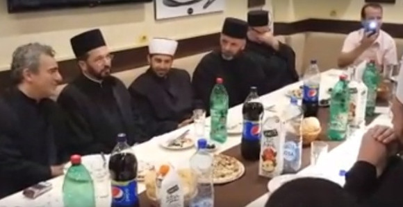 Kad hodže i popovi zajedno zapjevaju