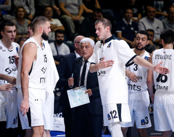 EK - najava: Ljudi u crnom čekaju Partizan!