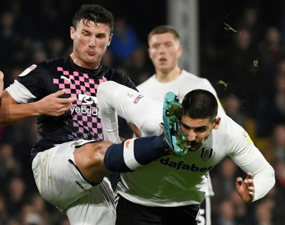 Aleksandar Mitrović - glavom na kopačku!