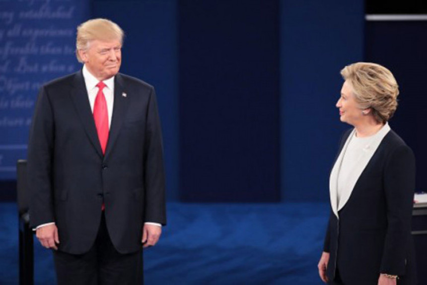 Klintonova dobila oko 2 miliona glasova više