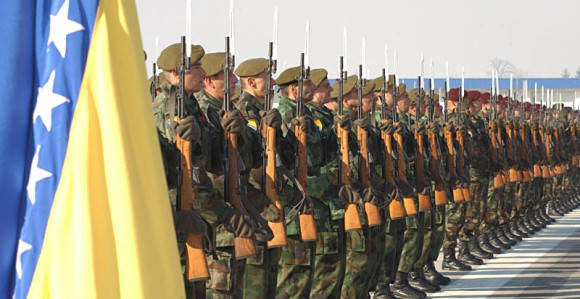 ОС БиХ: Мање војних локација и војника