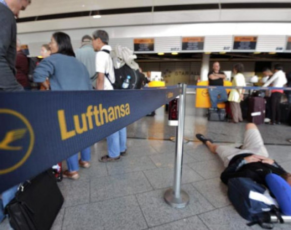 Štrajk: Lufthanza sutra otkazuje 830 letova