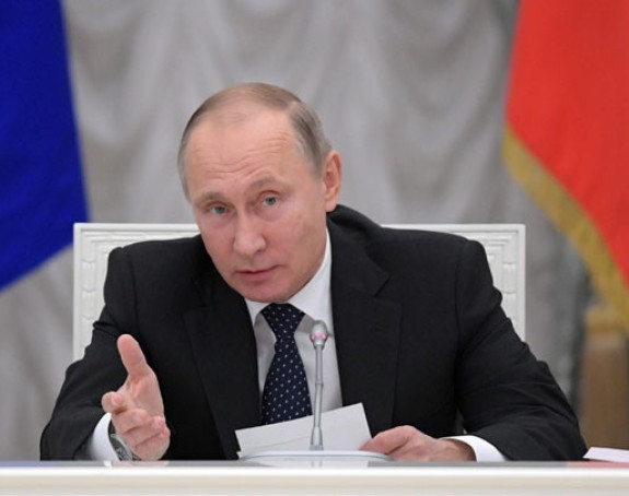 Vladimir Putin: Opet nas uče demokratiji