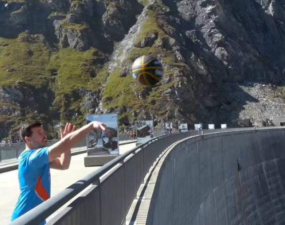 Video - Svjetski rekord: BEZ KOSKE sa 188 metara!