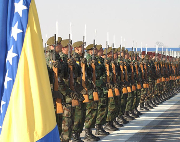 ОС БиХ: Мање војних локација и војника