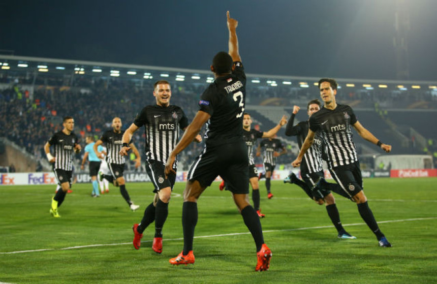 Tri od tri u Humskoj i zastava Kameruna!