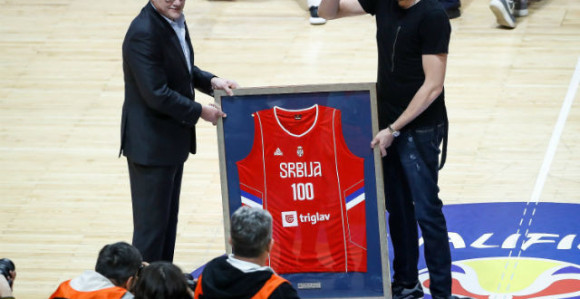 Štimac dobio poseban dres!