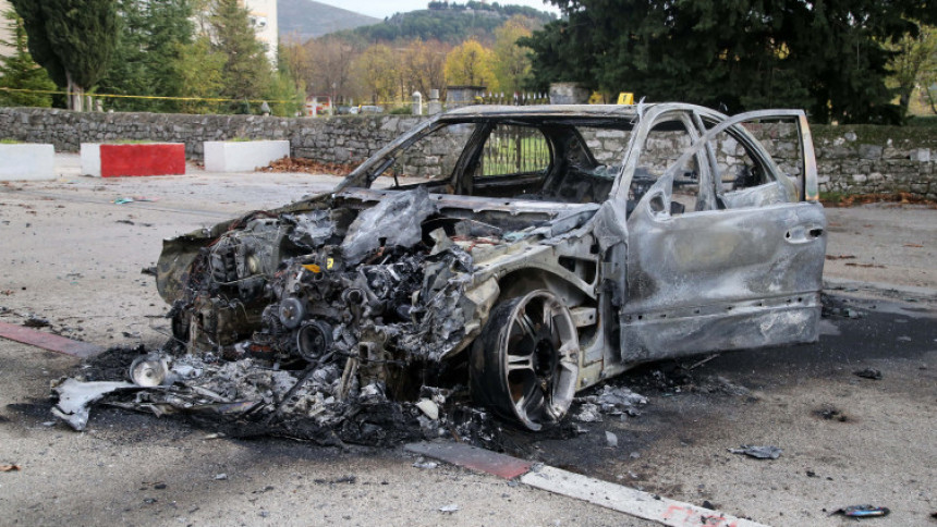 U Trebinju sinoć izgorio automobil