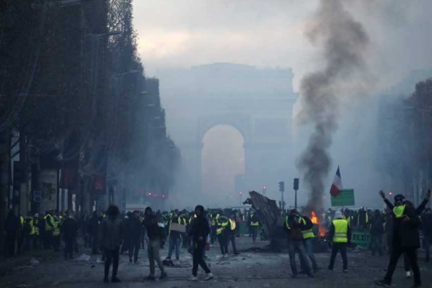 Sukob policije i demonstranata 