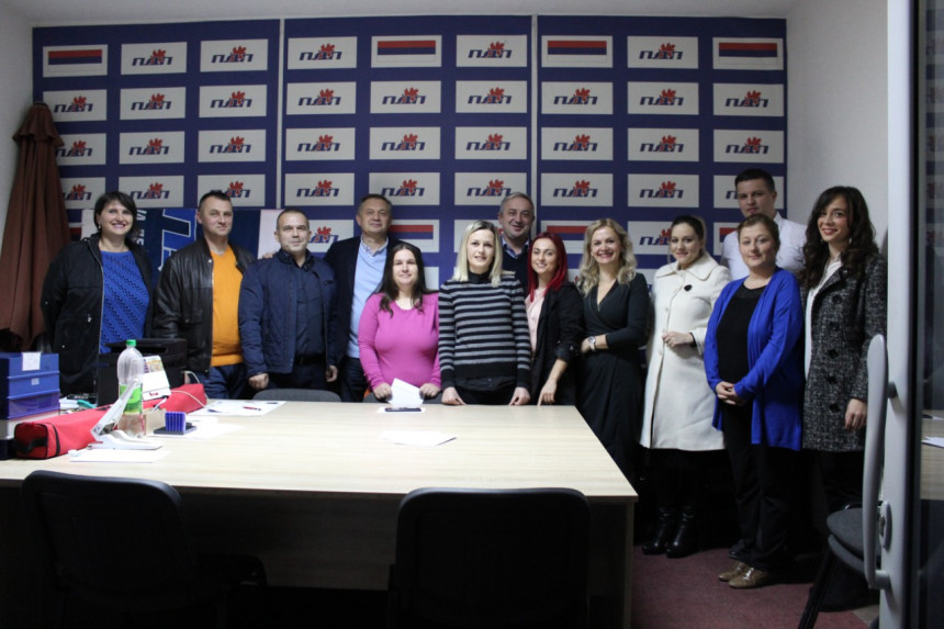 PDP: Da li su svi političari isti? 