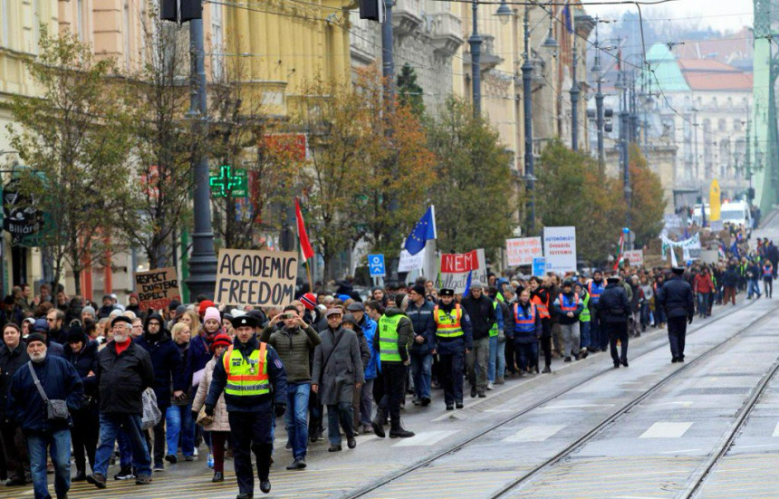 Studenti se bune u Budimpešti 