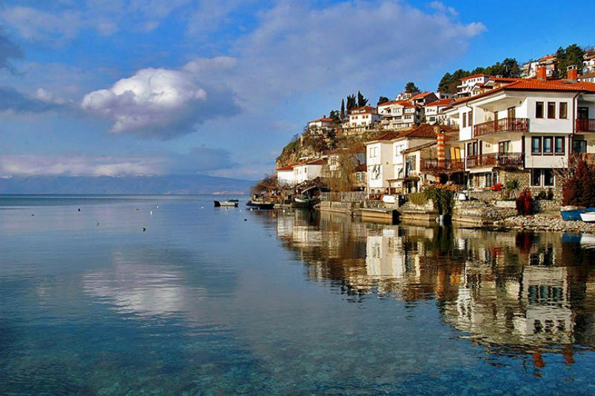 Turizam će uništiti najstarije jezero u Evropi