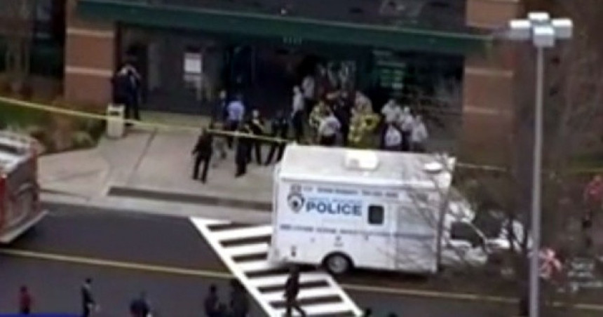 Ubijen napadač u tržnom centru u SAD