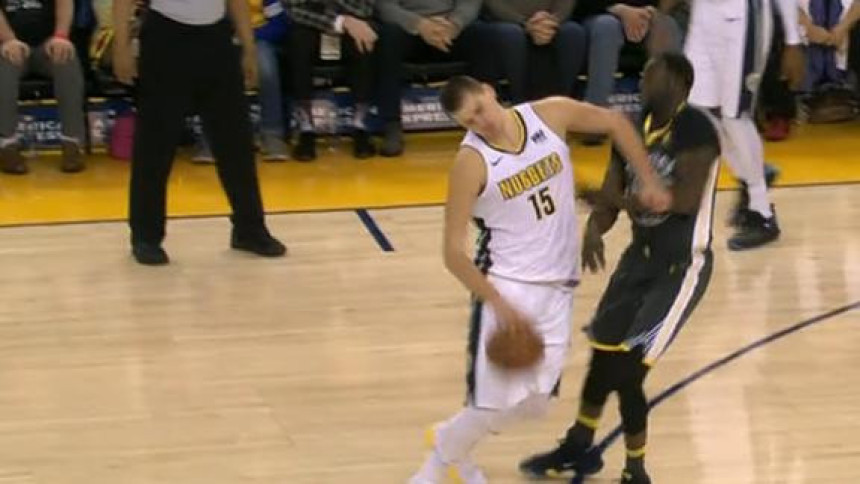 Video: Jokić nokautirao Grina!