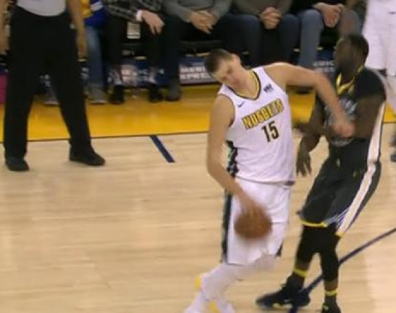 Video: Jokić nokautirao Grina!