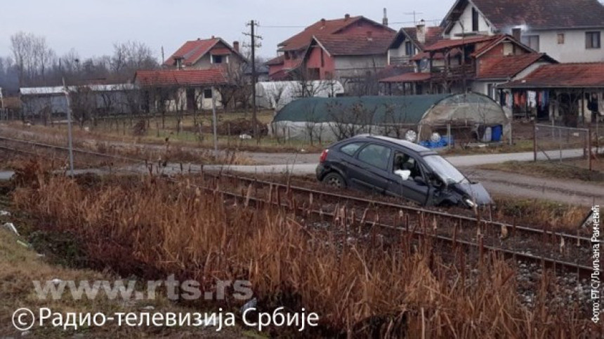 Нова несрећа на пружном прелазу