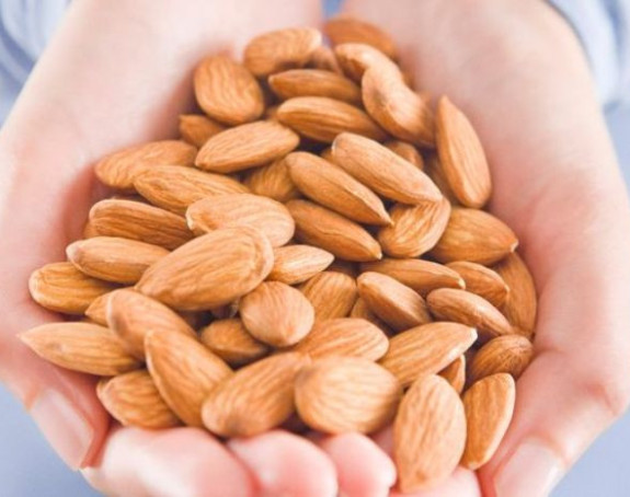 Badem snižava holesterol i šećer