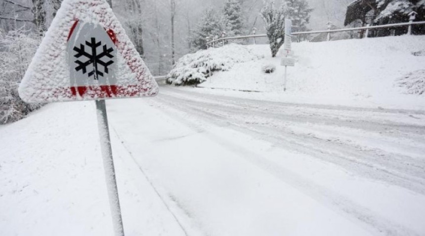 Vozači oprezno: Poledica na putu