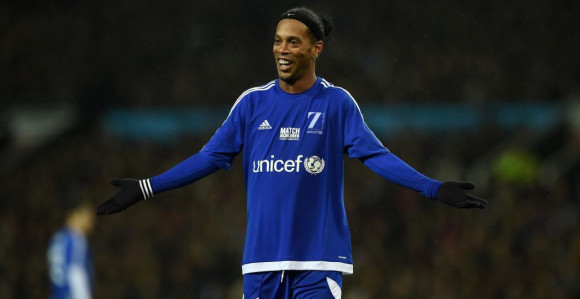 Video: Ronaldinjo ponovo igra! I to u Brazilu!