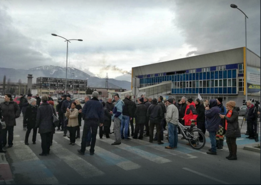 Radnici Željezare pekinuli blokadu