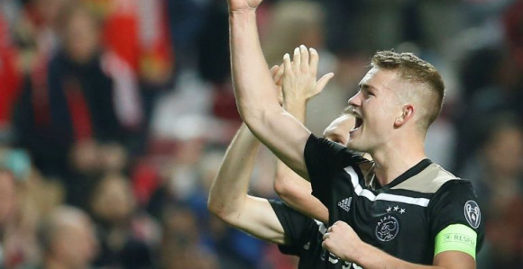 De Liht zapalio vatru, razmišlja o Barseloni! 