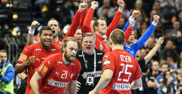 СП: Данска уништила шампиона за финале!