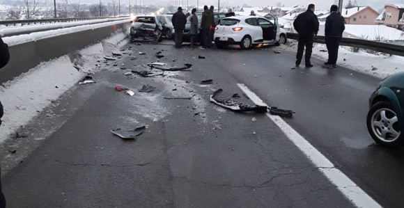 Lančani sudar u Zalužanima