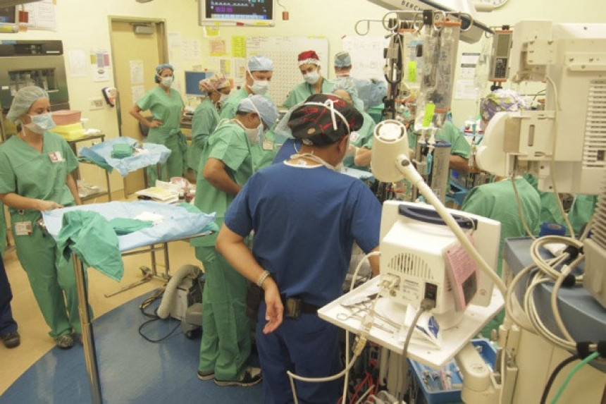За трансплантацију главе потребно 42 хирурга и 10 милиона 