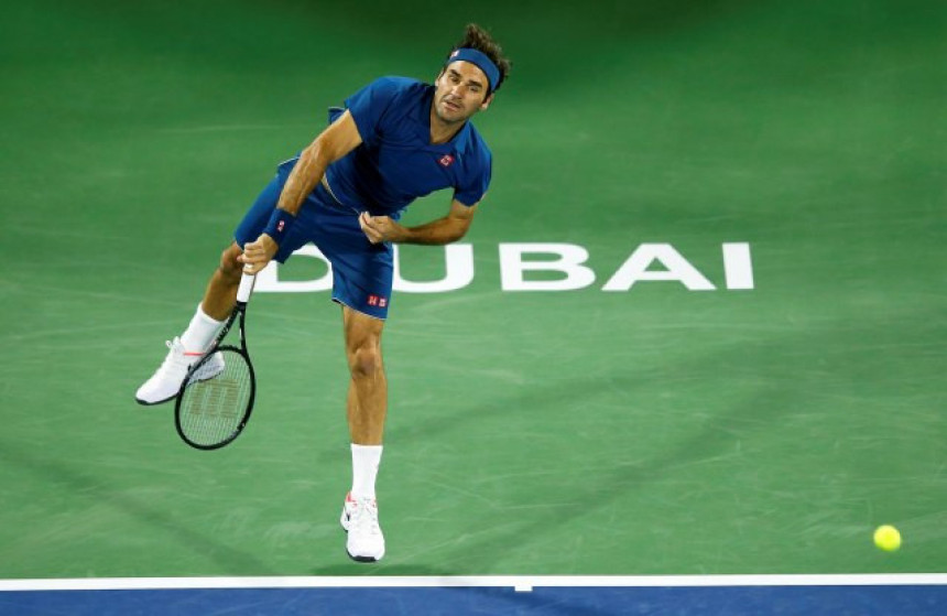 Дубаи: Федерер уз доста муке до 2. кола!