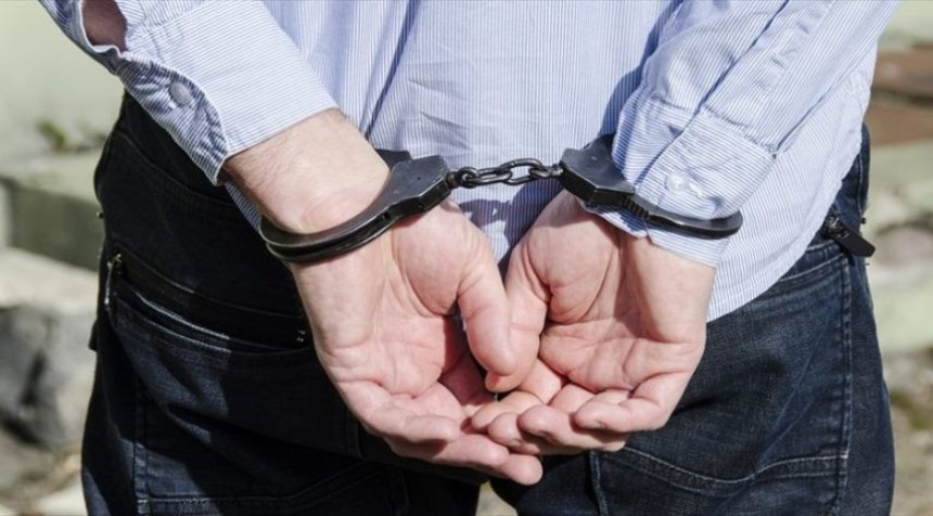 Пао због дроге па напао полицајца