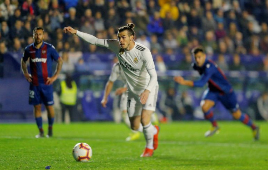 Bejl prijeti da zapali požar u svlačionici Reala!
