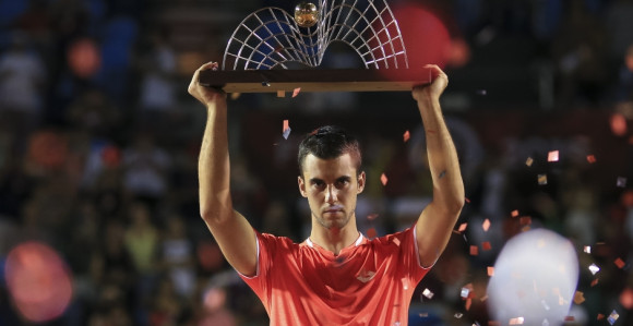 Laslo nakon titule: Mama, tata, znam da gledate...