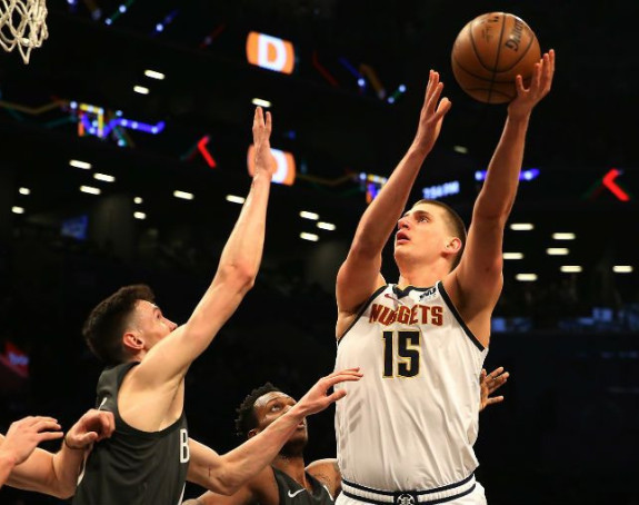 Jokić dominirao, Nagetsi sa +27 ispratili Kliperse!