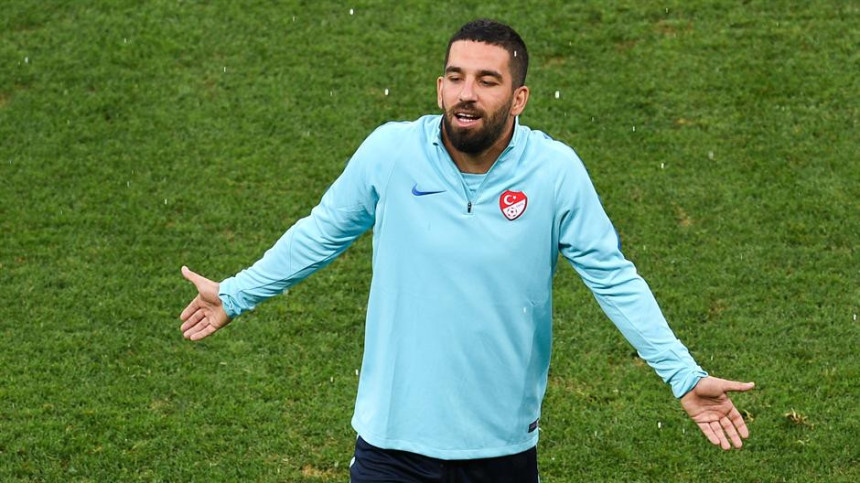 Turan bjesnio i prijetio novinaru: Iskopaću ti oči!