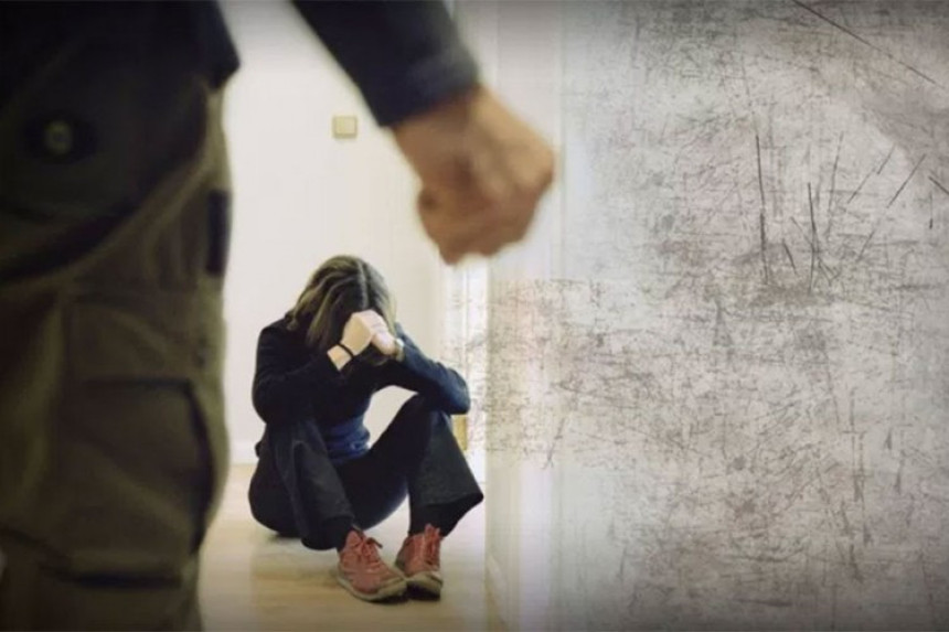 BL: Seksualno napadao kćerku
