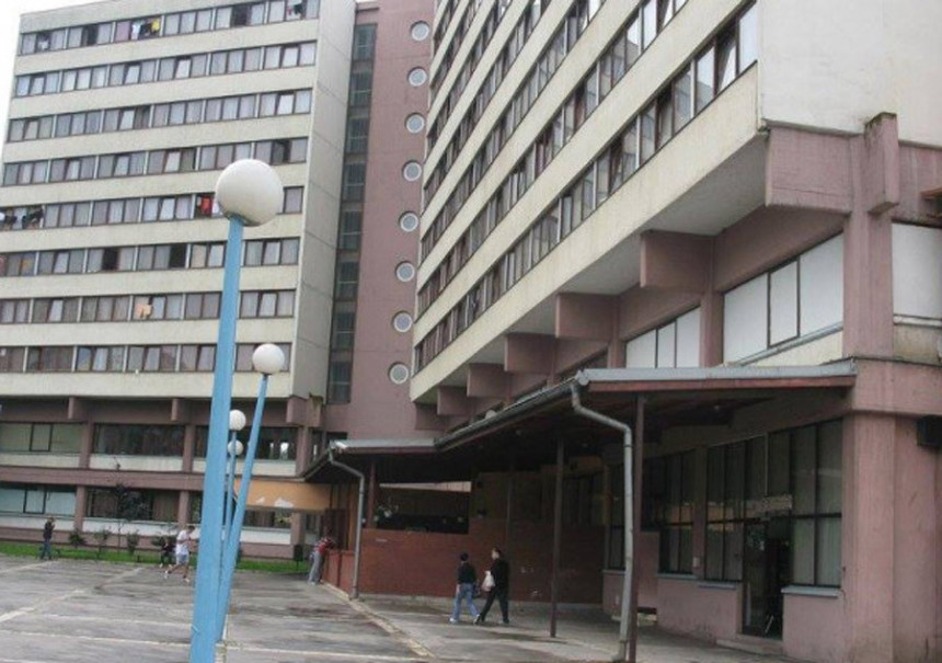Krali meso od studentskih usta