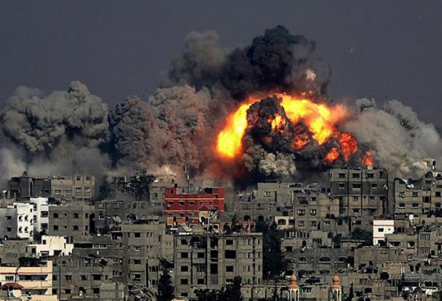 Izraelska vojska bombarduje Hamas 