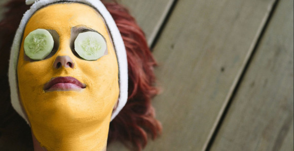 Maska od kurkume čisti kožu