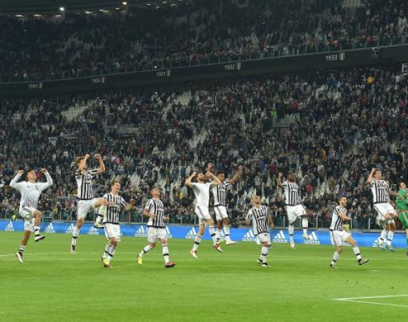 Analiza: "Dosadni" Juve na korak od legende!