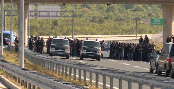 Specijalci MUP-a prekinuli protest