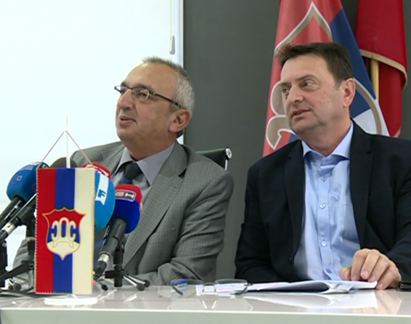 Vlada RS "čerupa" javna preduzeća