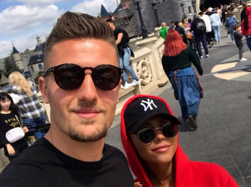 "Agent P" dočekao Sergeja u Diznilendu!