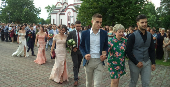 Svečano u Srpcu: Defile mladosti 