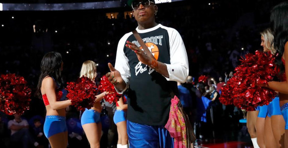 Šamarao goste na svom rođendanu?!