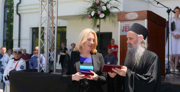 Fotije odlikovao Dodika, Željku ...