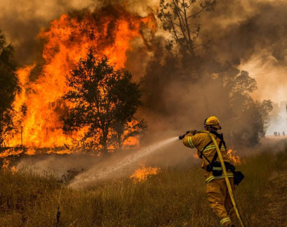 U Kaliforniji bjesni požar, dvoje poginulo