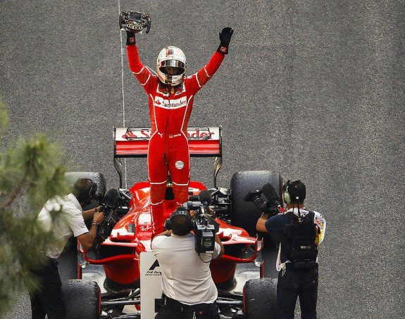 Прљав потез Хамилтона, Фетел ипак завршио испред!