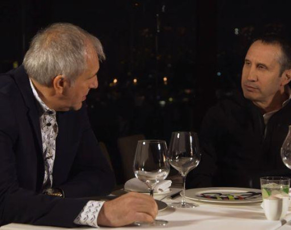 Video: Sedeli u kafani Obradović i Blat...