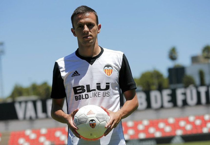 Valensija odredila dvije cijene za Maksimovića! 