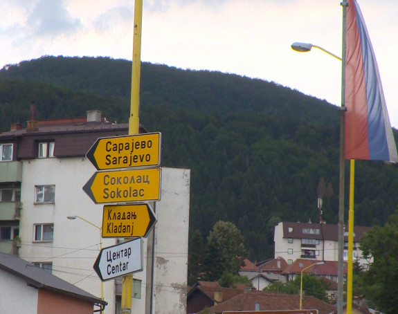 Odlaze trbuhom za kruhom 